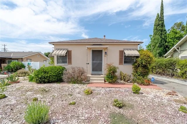 Sold property at 1411 E California Ave., Glendale, represented by Harry Shahbaz