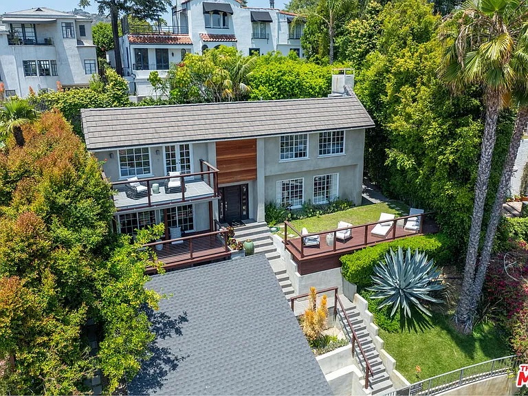 Sold property at 6609 Whitley Ter., Los Angeles, represented by Harry Shahbaz